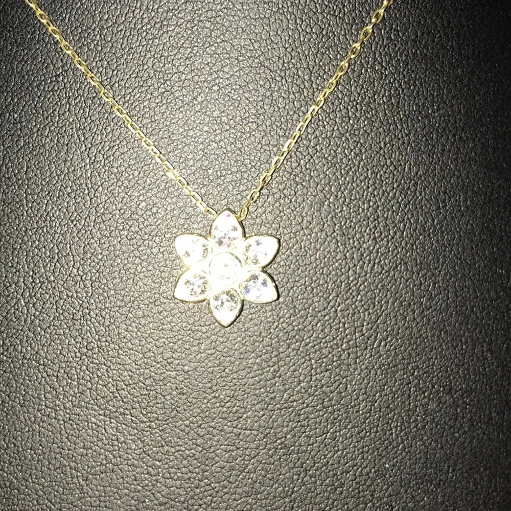 Forever Sterling (f) NWOT  Flower CZ Necklace